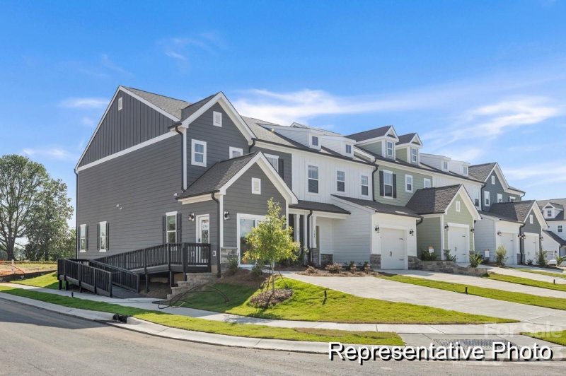 Property image 2 at 11129 Pagebrook Lane, Charlotte, NC 28214