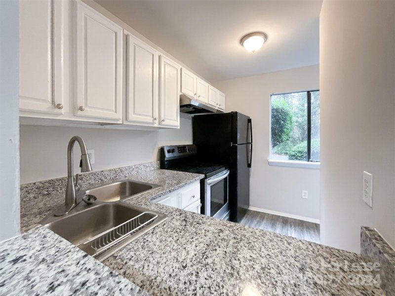 Property image 5 at 951 Hollywood Street, Charlotte, NC 28211