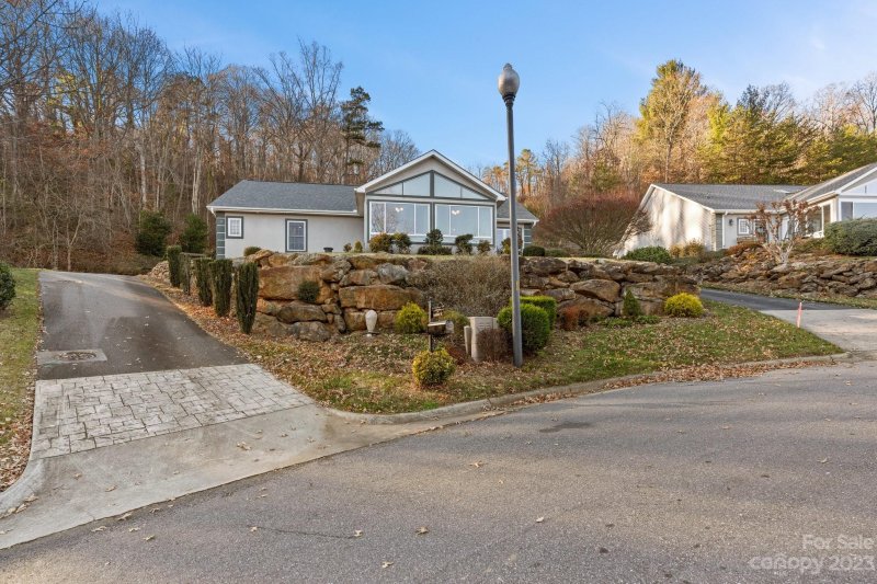 Property image 2 at 29 Stonebridge Drive, Asheville, NC 28805