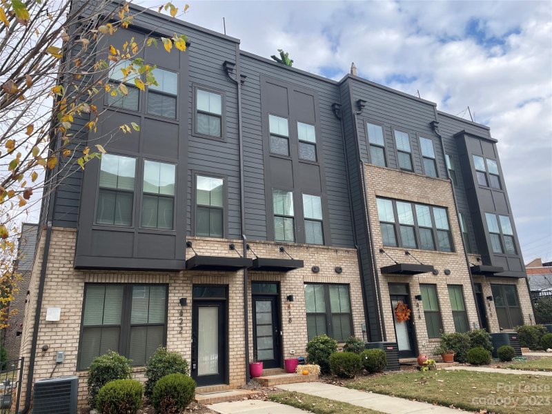 Property image 2 at 422 W Tremont Avenue, Charlotte, NC 28203