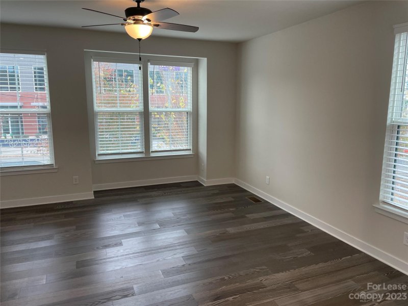 Property image 4 at 422 W Tremont Avenue, Charlotte, NC 28203
