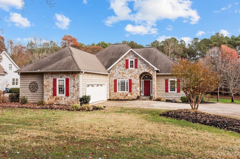 Property image 3 at 2558 Camelia Pointe Drive, Sherrills Ford, NC 28673