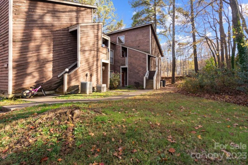 Property image 3 at 4616 Sharon Chase Drive, Charlotte, NC 28215
