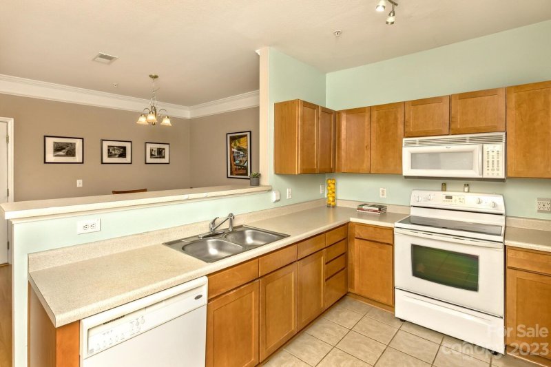 Property image 5 at 334 Appeldoorn Circle, Asheville, NC 28803