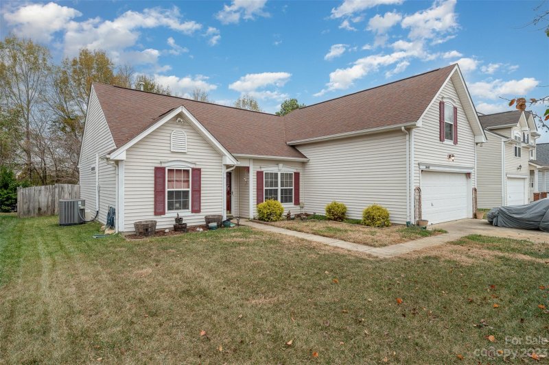 Property image 4 at 14440 Arlandes Drive, Charlotte, NC 28278
