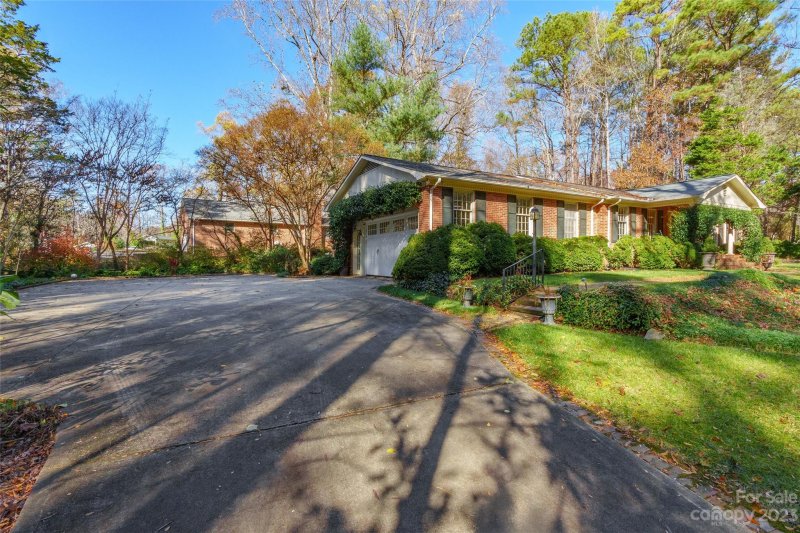 Property image 4 at 112 Benfield Avenue, York, SC 29745