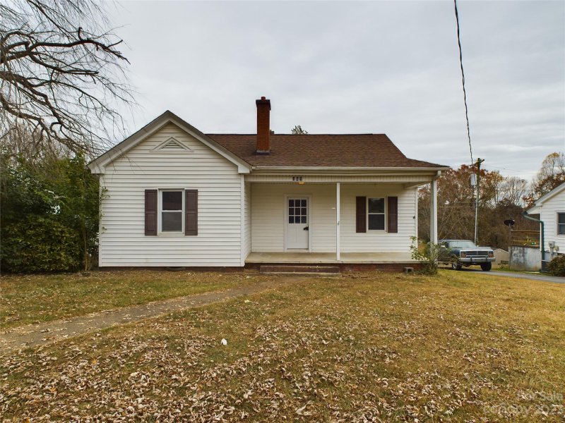 Property image 2 at 405 Dogwood Drive, Hickory, NC 28601