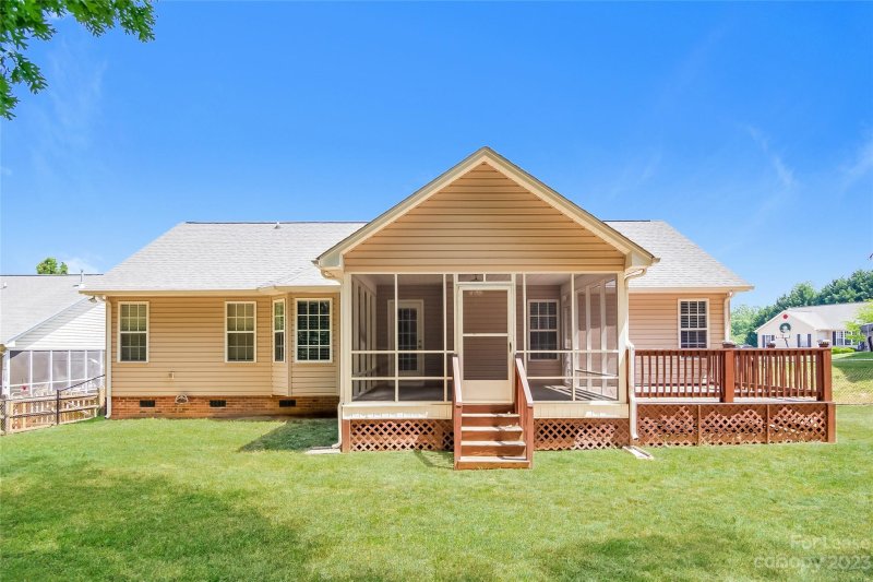 Property image 2 at 920 Carole Summey Drive, Dallas, NC 28034