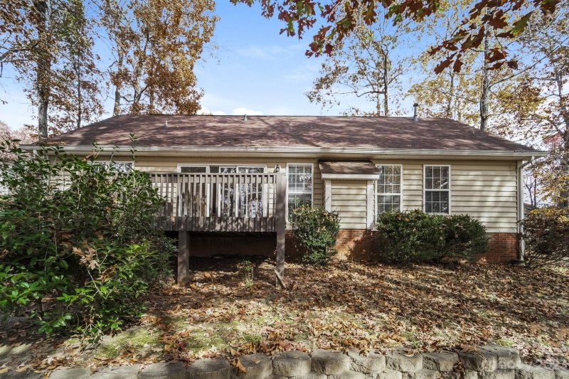 Property image 2 at 7052 Hunters Bluff Drive, Denver, NC 28037