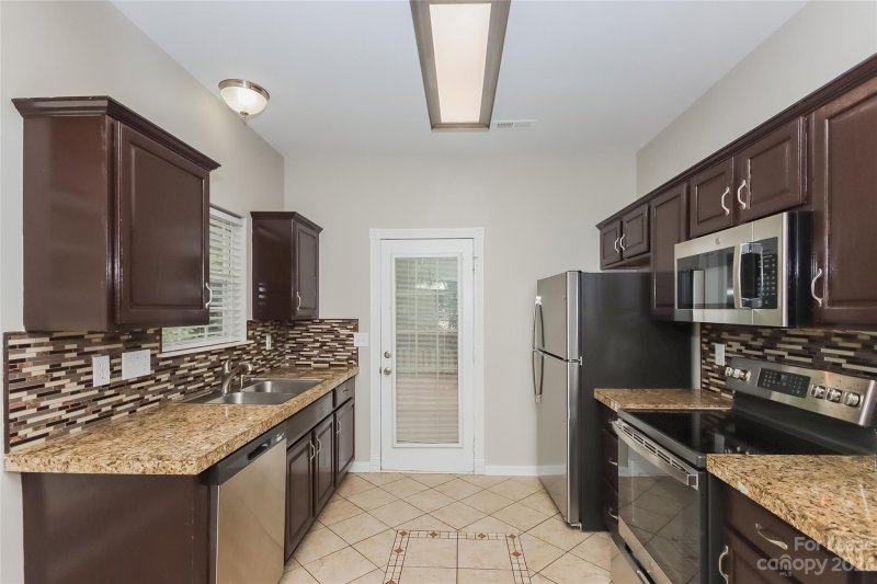 Property image 3 at 2928 Canary Court, Charlotte, NC 28269