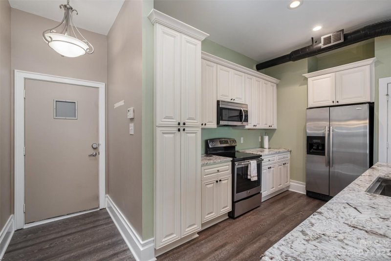 Property image 5 at 404 Laurel Avenue, Charlotte, NC 28204