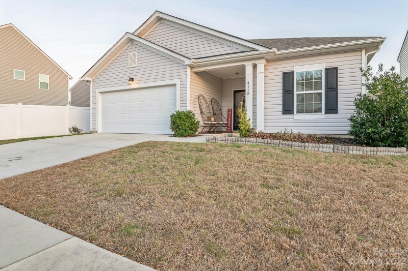 Property image 2 at 4115 Woolcott Avenue, Charlotte, NC 28213