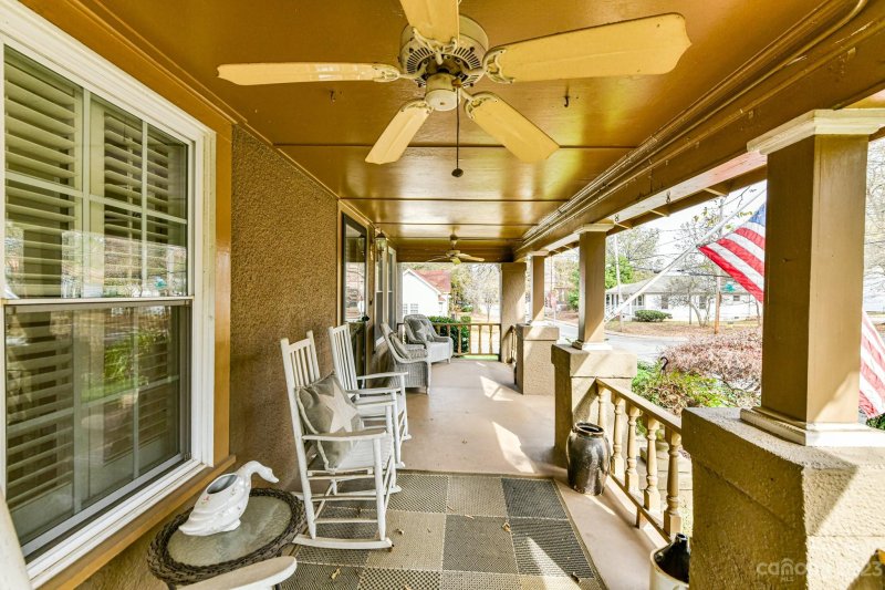 Property image 4 at 327 Campus Street, Charlotte, NC 28216