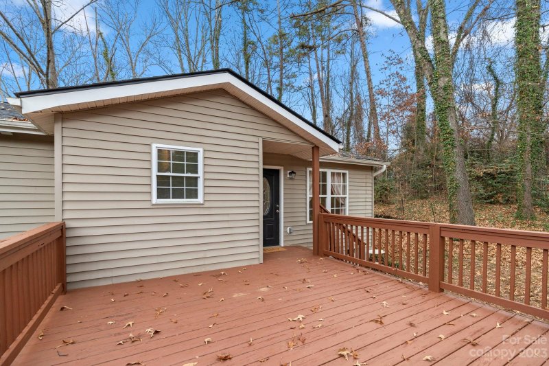 Property image 3 at 342 London Road, Asheville, NC 28803