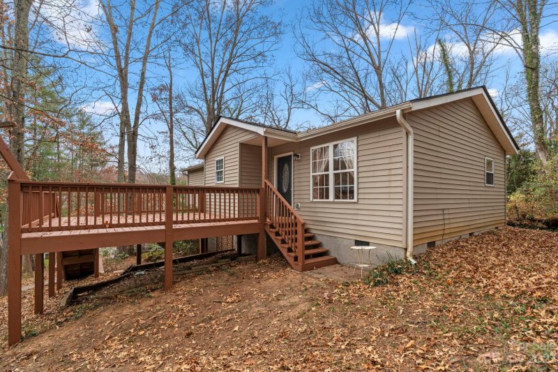 Property image 4 at 342 London Road, Asheville, NC 28803