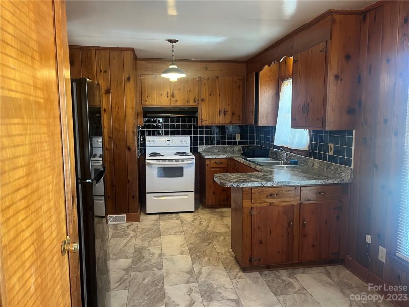 Property image 4 at 7340 Briardale Drive, Charlotte, NC 28212