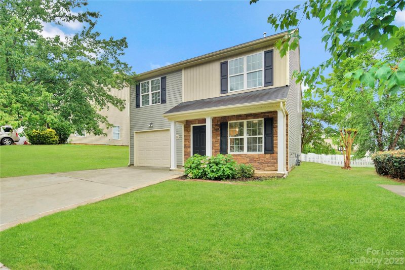 Property image 2 at 6843 Squirrels Foot Court, Charlotte, NC 28217