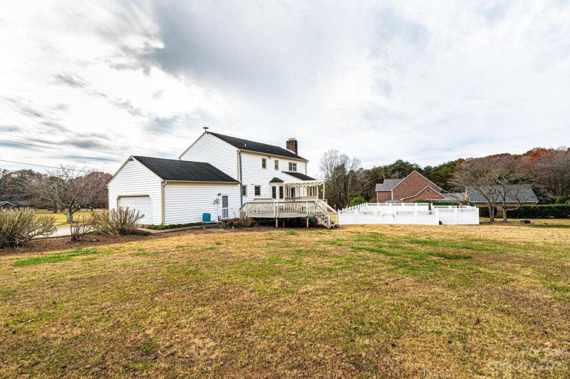 Property image 5 at 2880 Rosewood Lane, Newton, NC 28658