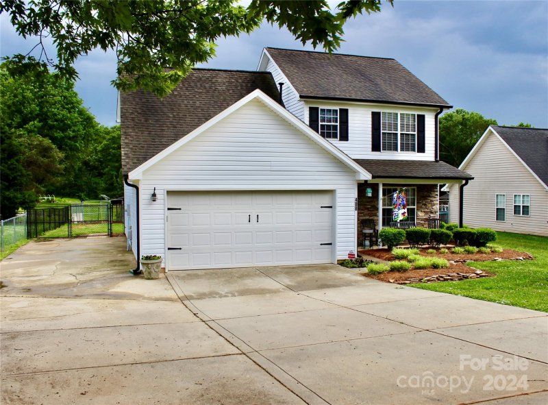 Property image 2 at 408 Bolding Street, Gastonia, NC 28052