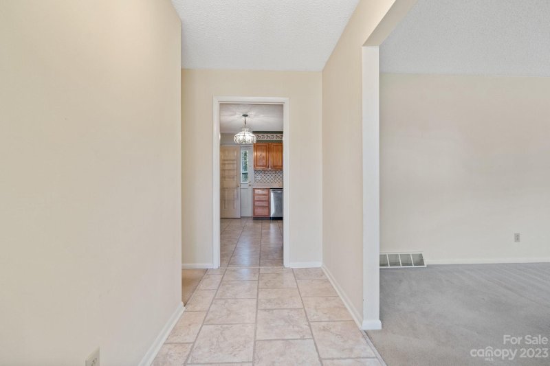 Property image 3 at 539 Bluebird Ridge, Asheville, NC 28804