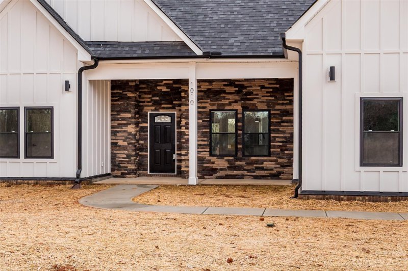 Property image 2 at 1010 Harrogate Drive, Bessemer City, NC 28016