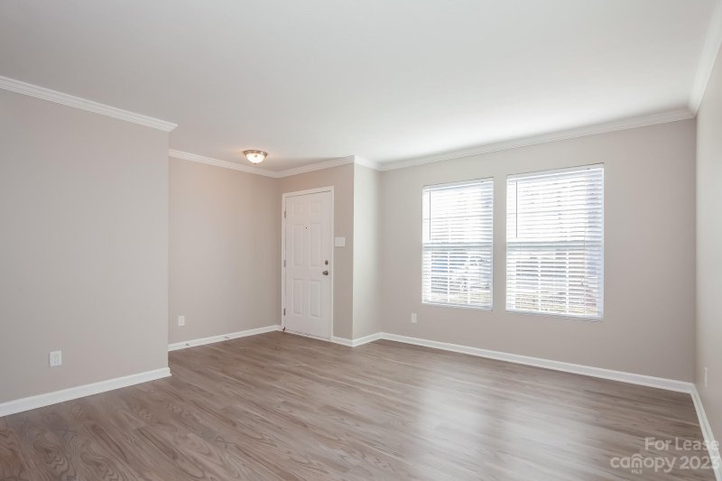 Property image 4 at 5117 Vanhoy Lane, Charlotte, NC 28269