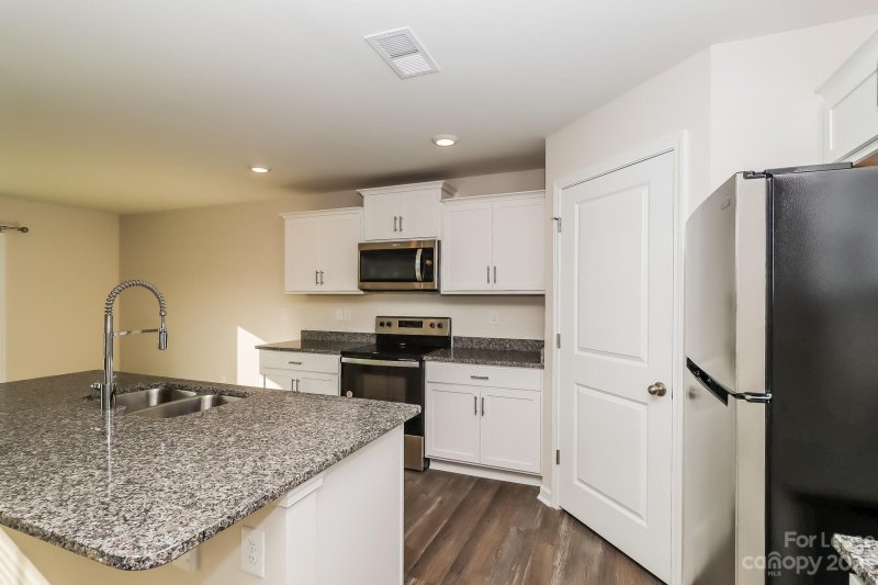 Property image 5 at 7894 Shallowbrook Drive, Sherrills Ford, NC 28673