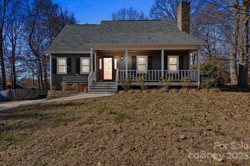 1281 Hidden Creek Circle