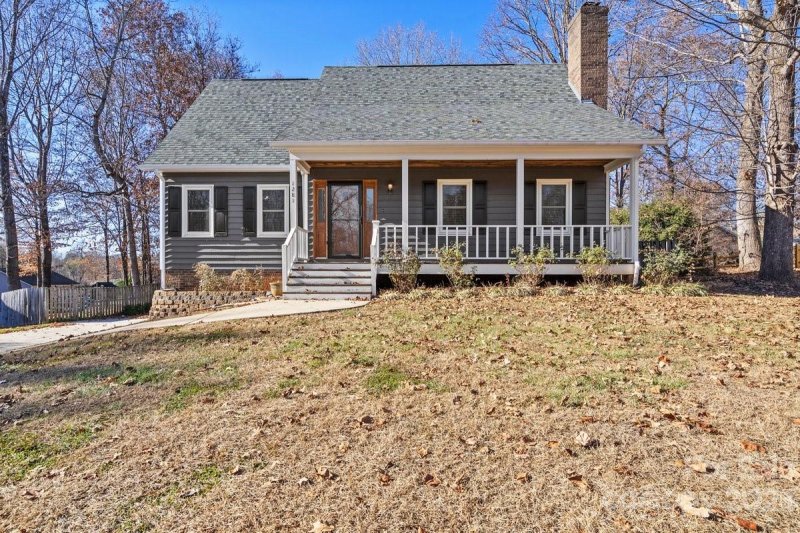 Property image 2 at 1281 Hidden Creek Circle, Hickory, NC 28602