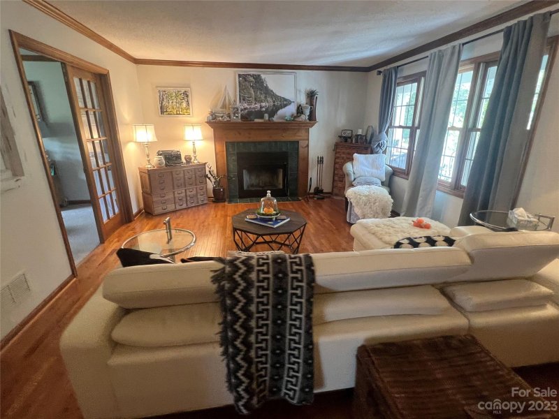 Property image 4 at 201 Meadow Run Extension, Asheville, NC 28806