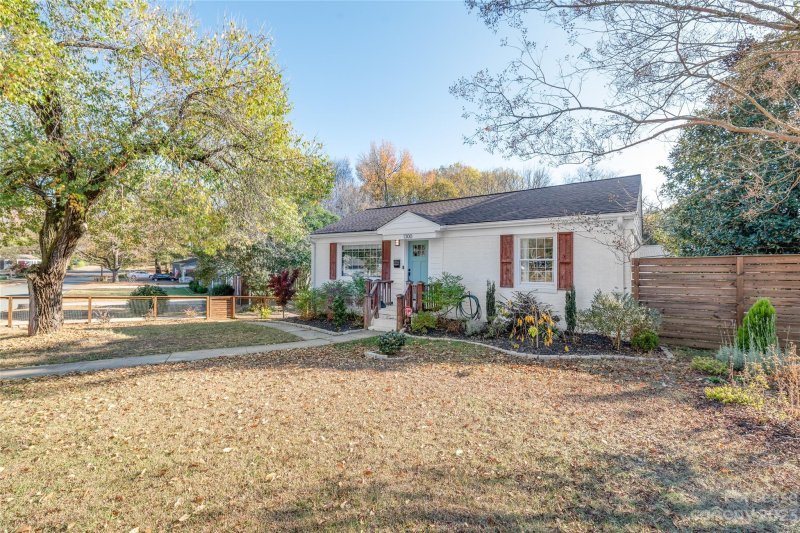 Property image 2 at 1300 Meadow Lane, Charlotte, NC 28205