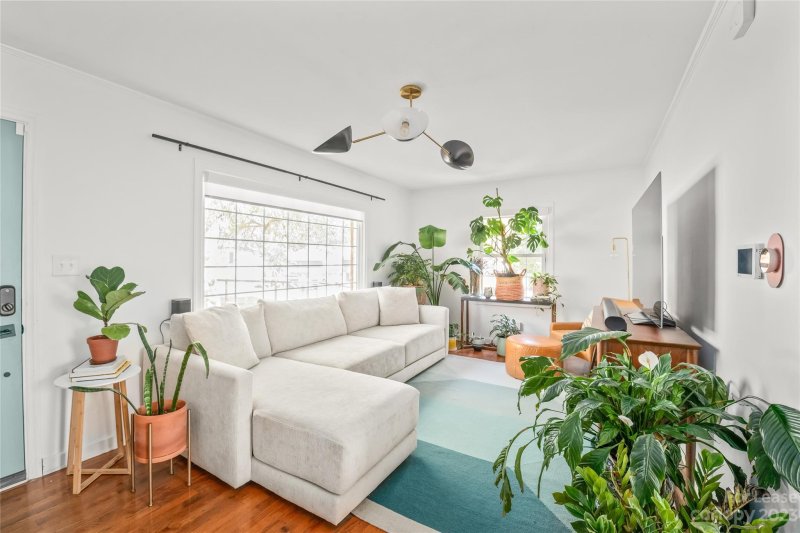 Property image 3 at 1300 Meadow Lane, Charlotte, NC 28205