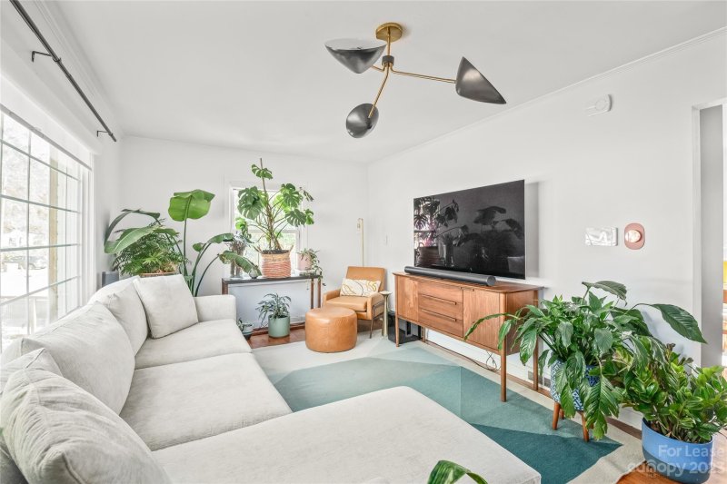 Property image 4 at 1300 Meadow Lane, Charlotte, NC 28205