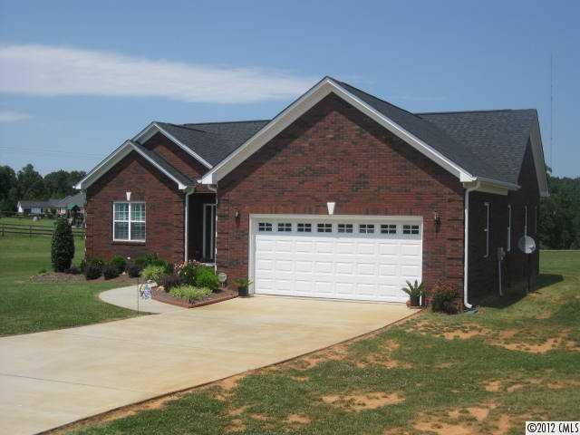 Property image 2 at 1022 Walnut Springs Court, Dallas, NC 28034
