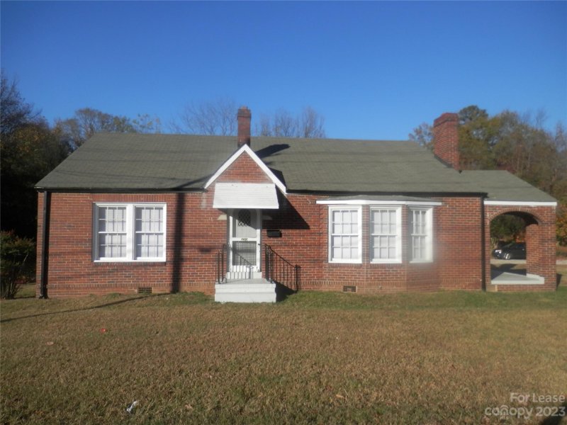 Property image 2 at 555 Sugar Creek Road, Charlotte, NC 28213