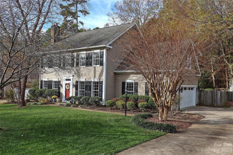 Property image 2 at 12232 Hickory Knoll Court, Matthews, NC 28105