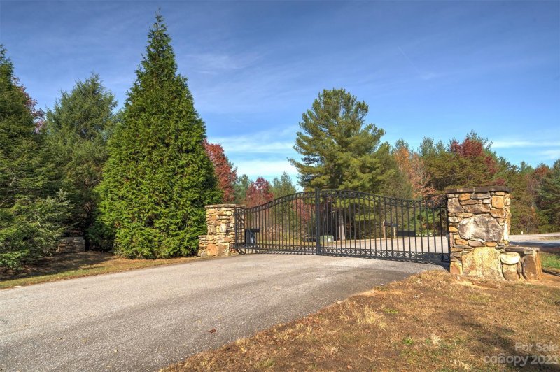 Property image 4 at 1018 Hawksbill Drive, Morganton, NC 28655