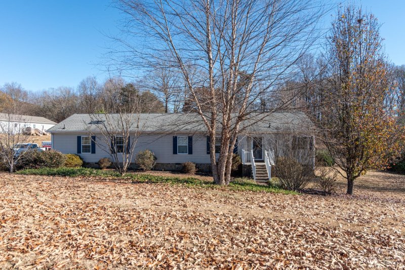 Property image 3 at 33 Charlie Mitchell Lane, Taylorsville, NC 28681