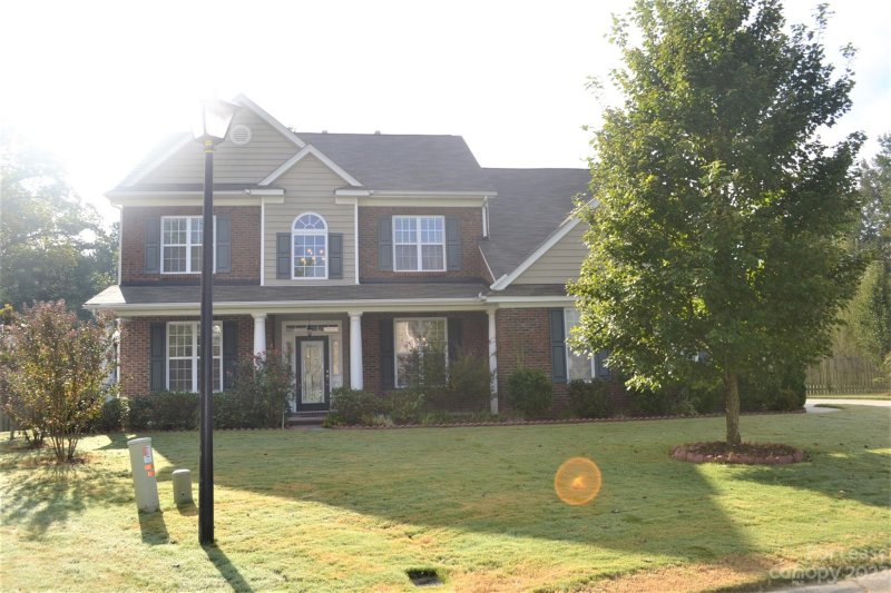 Property image 2 at 910 Springwood Drive, Waxhaw, NC 28173