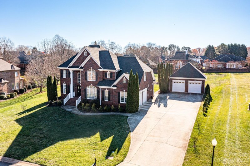 Property image 2 at 2590 Ashbourne Drive, Gastonia, NC 28056