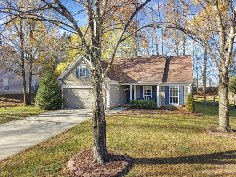 Property image 2 at 16115 Farmall Drive, Huntersville, NC 28078