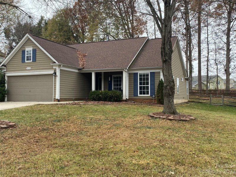 Property image 3 at 16115 Farmall Drive, Huntersville, NC 28078