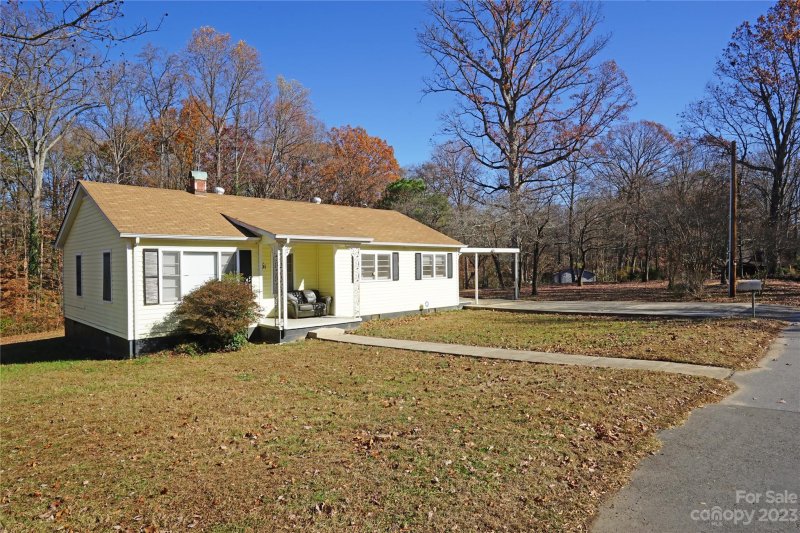 Property image 2 at 3901 Oakwood Road, Charlotte, NC 28269