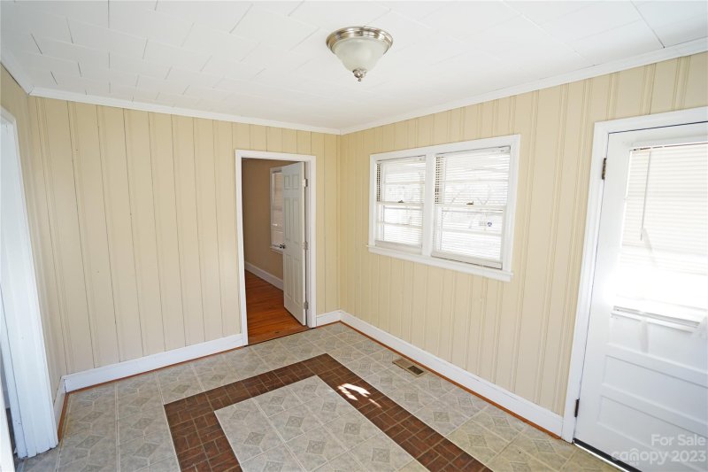 Property image 4 at 3901 Oakwood Road, Charlotte, NC 28269