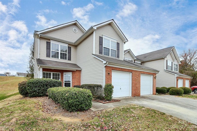 8490 Carolina Lily Lane