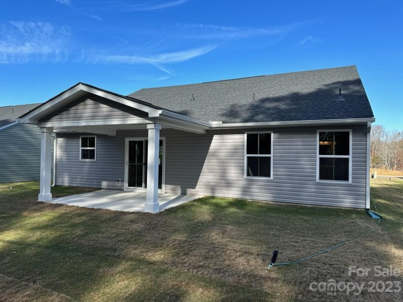 Property image 2 at 527 Grandiflora Avenue, Lancaster, SC 29720