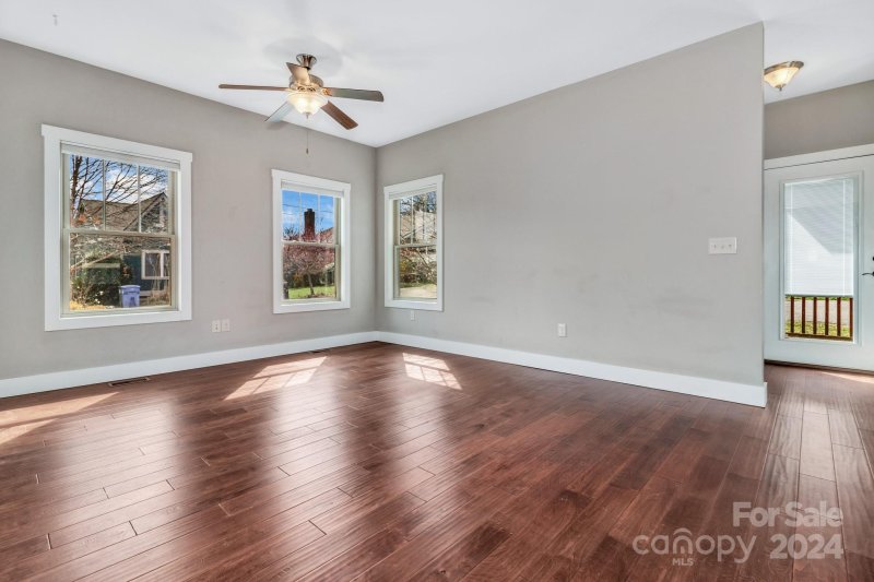 Property image 5 at 23 Roxboro Drive, Asheville, NC 28803