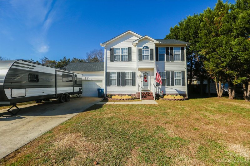 Property image 2 at 836 Saint Andrews Place, Concord, NC 28025