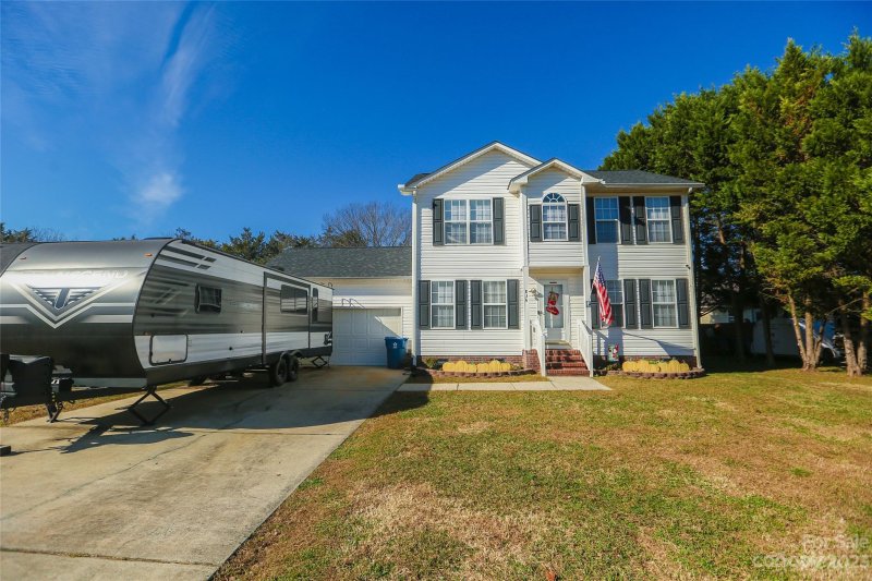 Property image 3 at 836 Saint Andrews Place, Concord, NC 28025