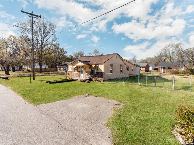Property image 2 at 1088 Carolina Avenue Extension, Rock Hill, SC 29730